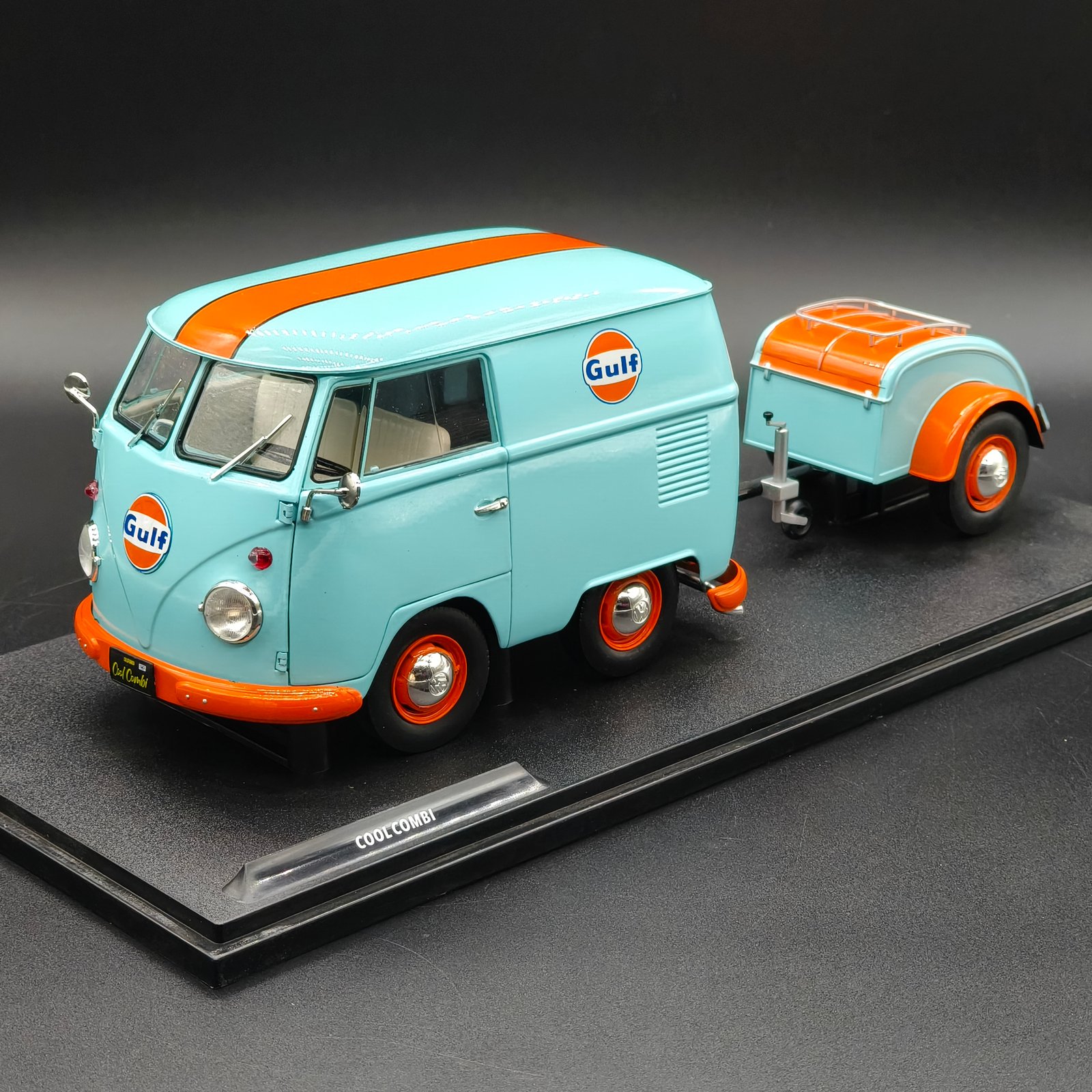 Volkswagen Cool Combi Gulf 1:18